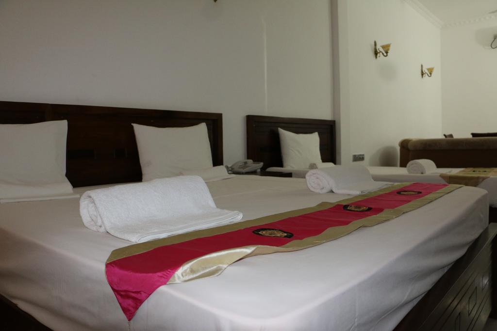 Us Hotel Jaffna Exterior photo