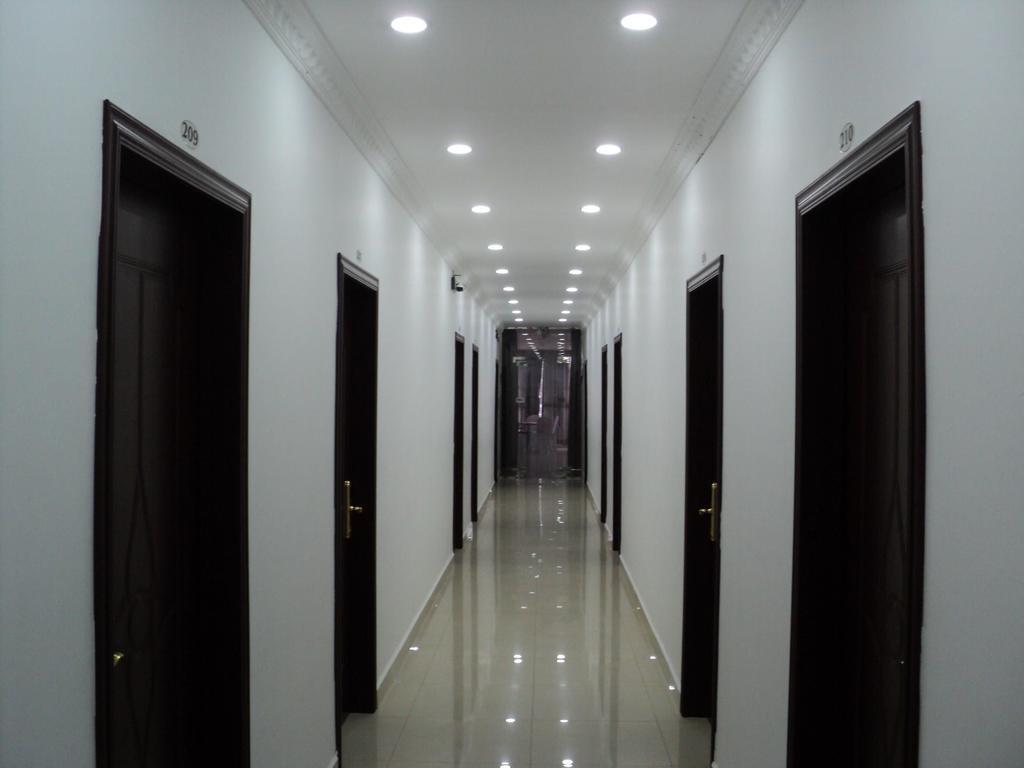 Us Hotel Jaffna Exterior photo