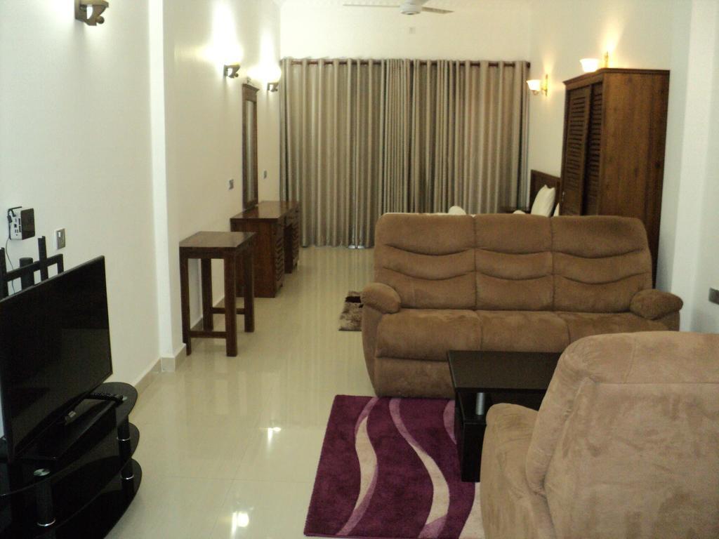 Us Hotel Jaffna Room photo